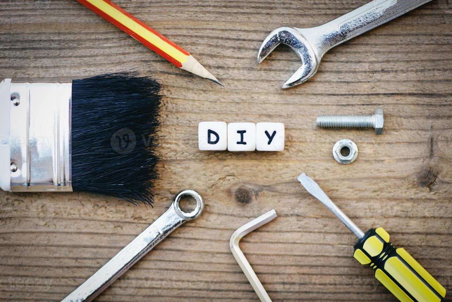 DIY TOOLS AND WORKSHOP GADGETS